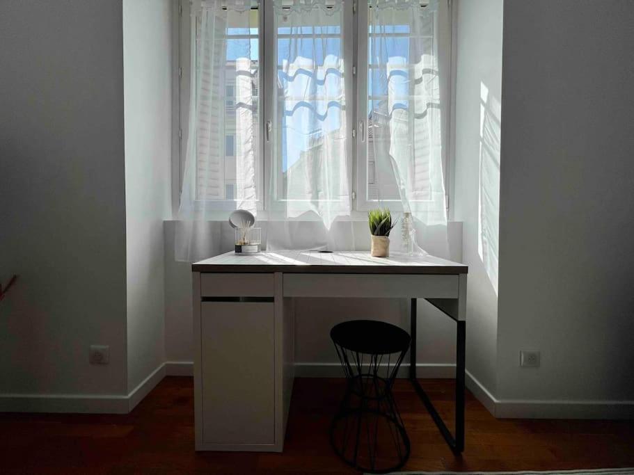 Appartement Climatise / Centre-Ville / 4 Personnes 贝桑松 外观 照片