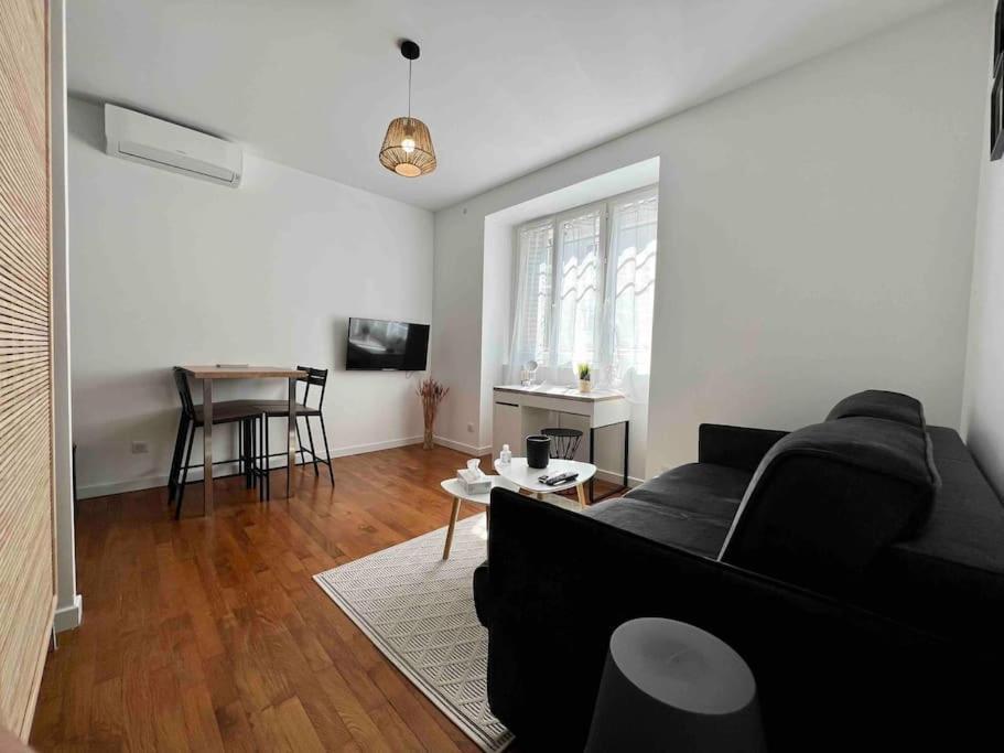 Appartement Climatise / Centre-Ville / 4 Personnes 贝桑松 外观 照片