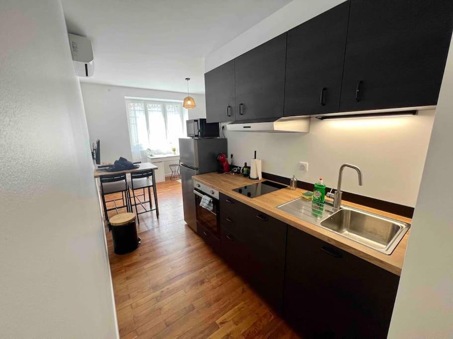 Appartement Climatise / Centre-Ville / 4 Personnes 贝桑松 外观 照片